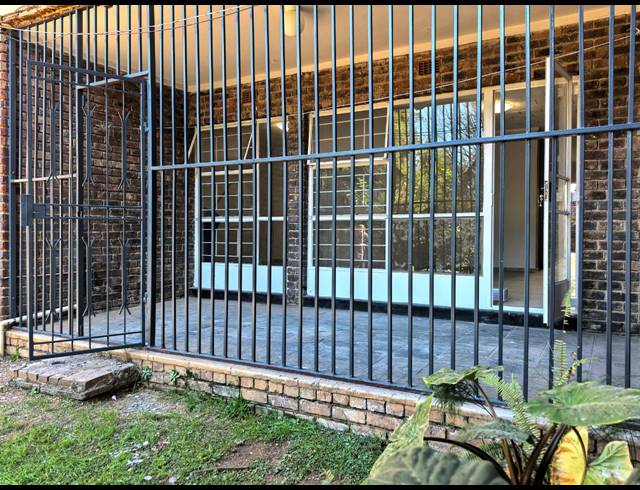 3 BEDROOM APARTMENT FOR SALE IN WINDSOR WEST